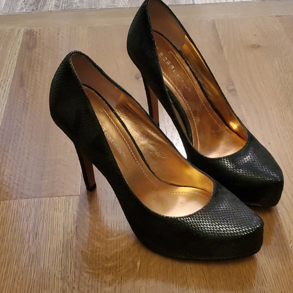 BCBG black pumps